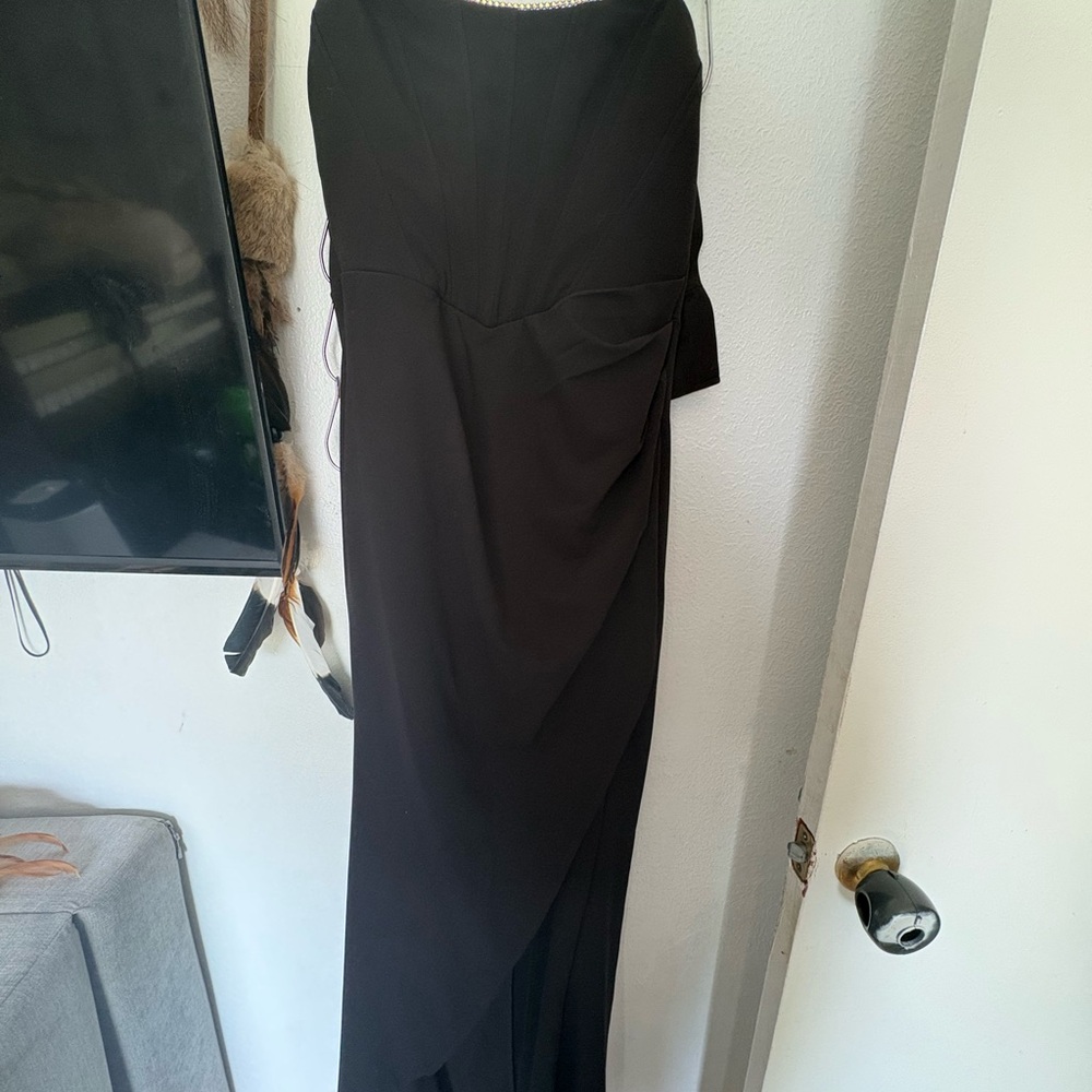 Elegant Black Evening Gown